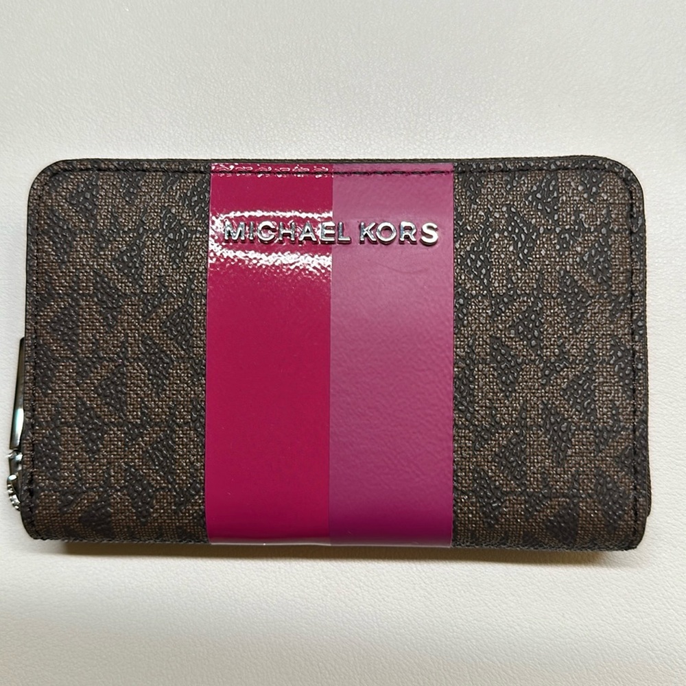 NWOT Michael Kors wallet